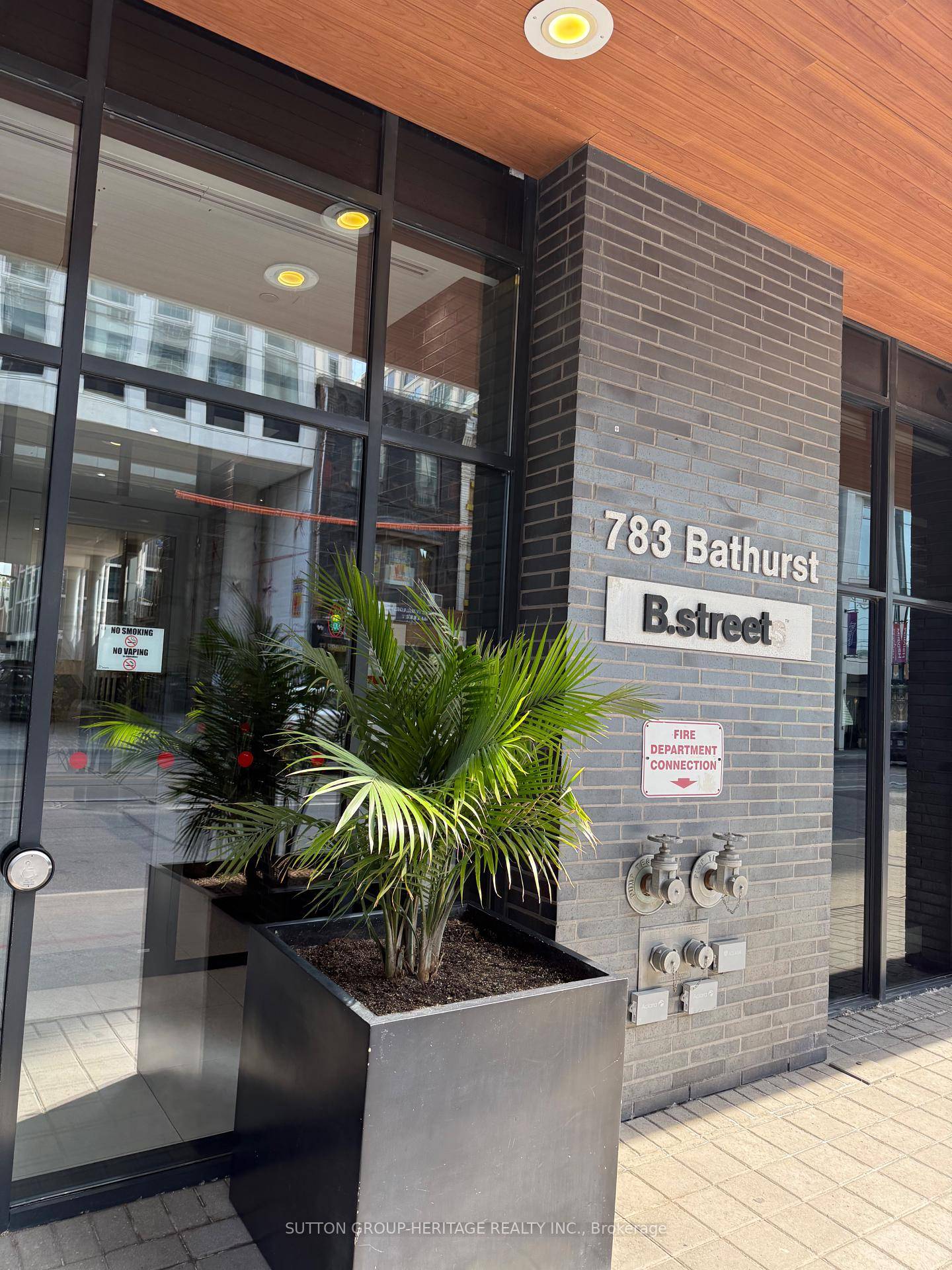 Welcome to 783 Bathurst St This 2 storey Penthouse in B.
