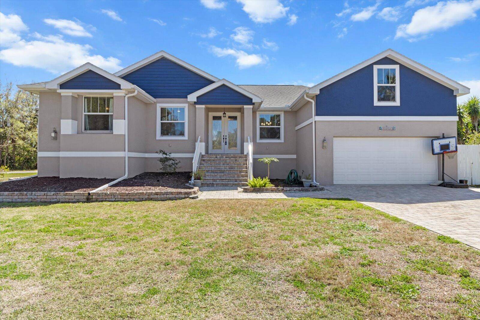 Welcome to this immaculate 3, 000 sqft waterfront property, offering modern luxury in an unbeatable location in the sought after community of RiverHaven Village.