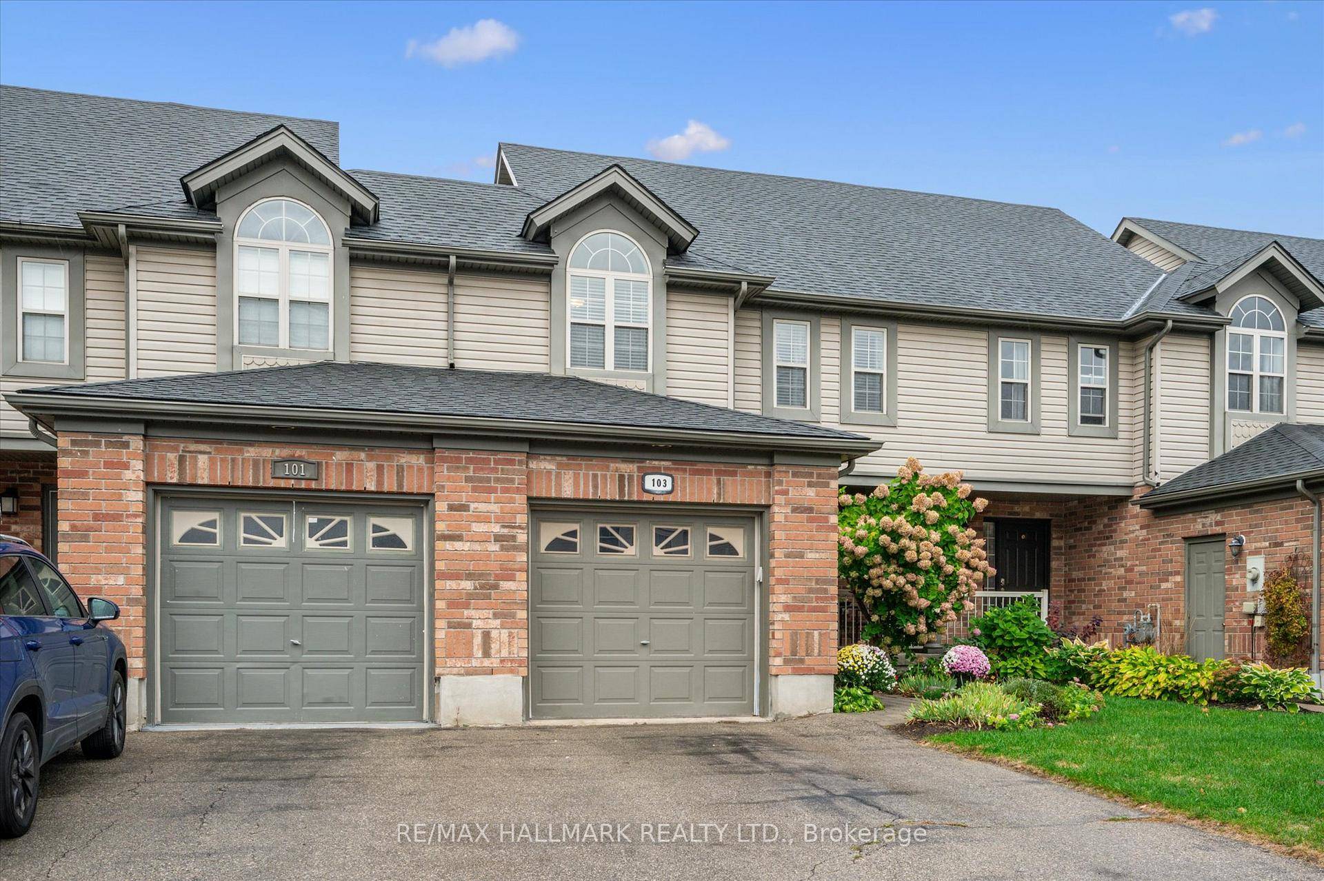Discover this beautiful 3 bedroom family home nestled in a wonderful, family friendly neighbourhood Youll be greeted by great curb appeal, featuringlush, well kept gardens that create a welcoming first ...