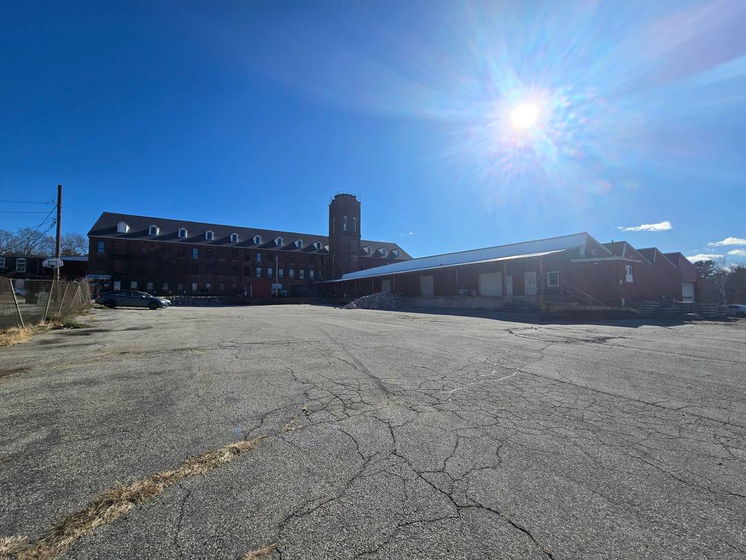 Over 100, 000 sq ft of commercial industrial space across three buildings on 11.