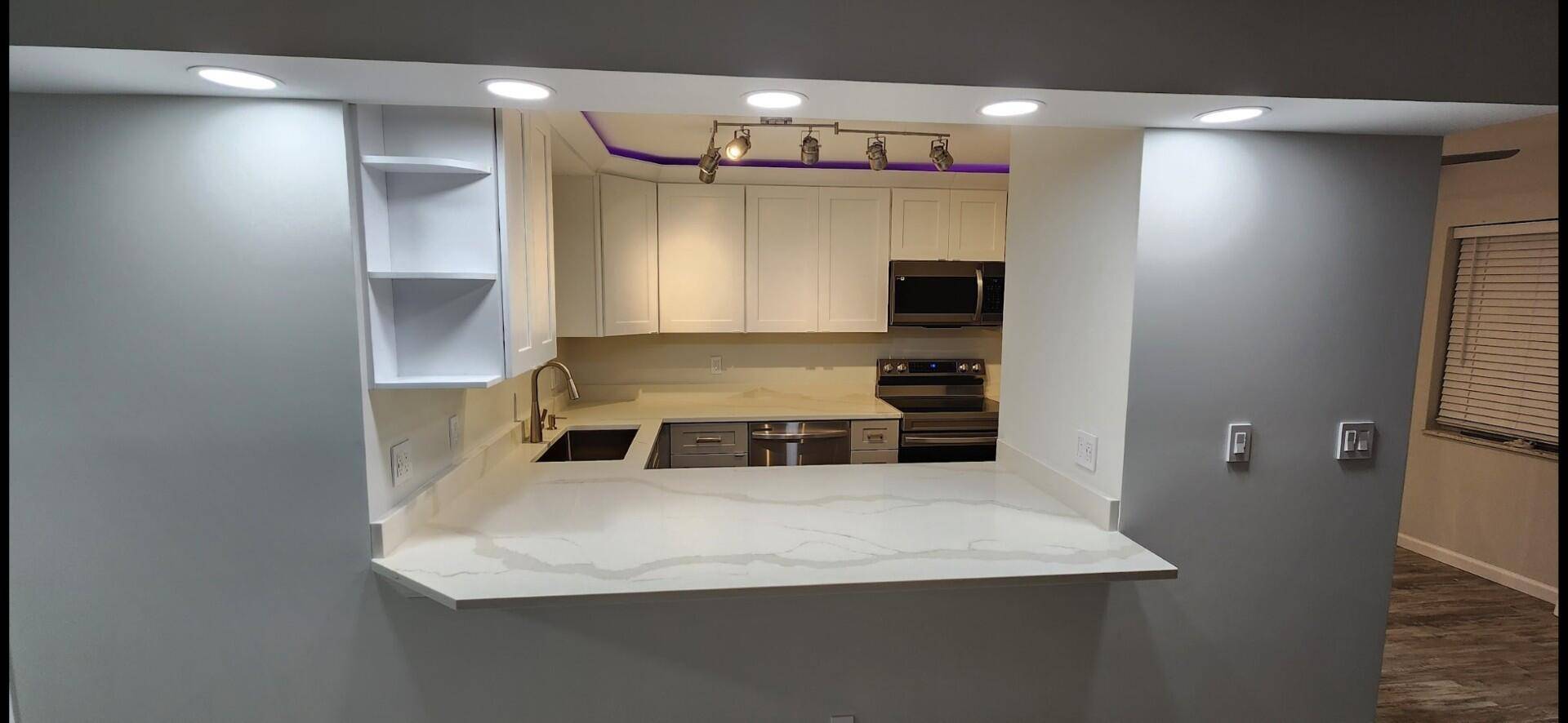 Beautiful and Contemporary ground floor 2 bed 1 bath East of US 1.