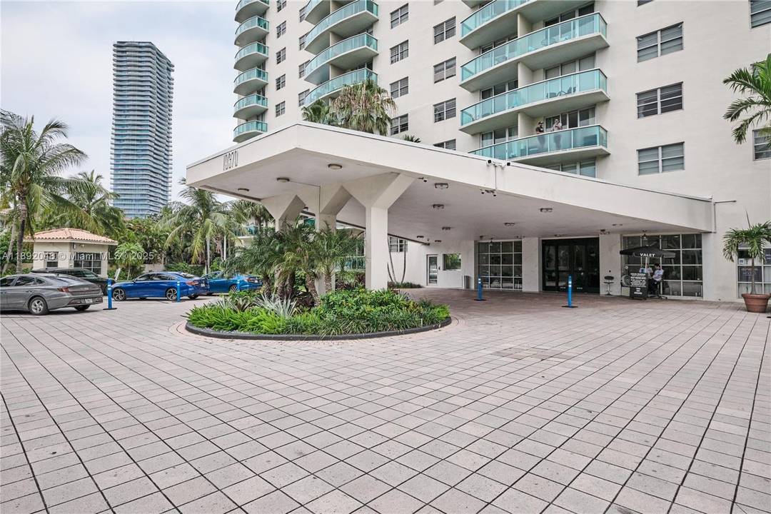 Prime investment opportunity at Ocean Reserve one of the only Airbnb amp ; short term rental approved buildings in Sunny Isles Beach !