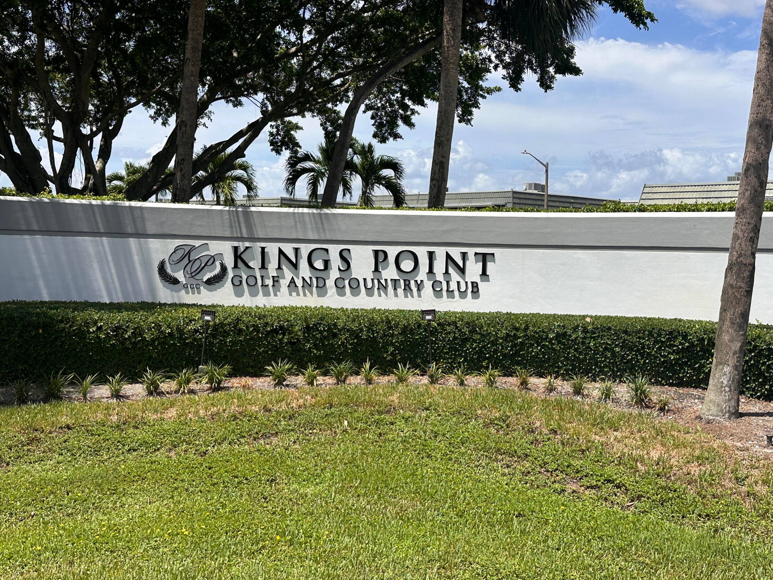 Seller Financing Available Welcome to the highly desirable Kings Point Golf Country Club, where residents enjoy a vibrant lifestyle with resort style amenities at their fingertips.