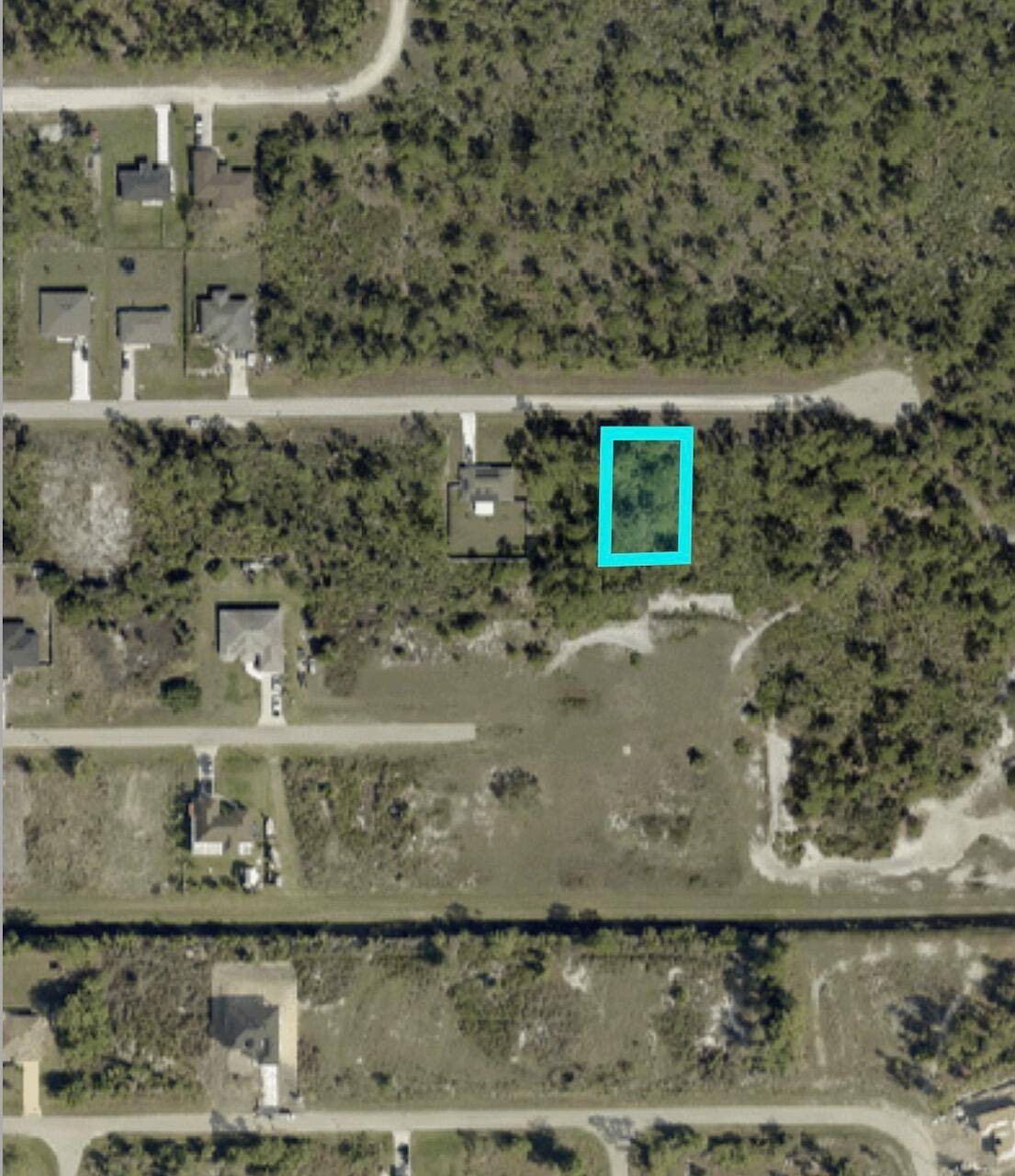 PRICED TO SELL ! ! ! 1 4 acre high and dry lot in the east section of Lehigh Acres.