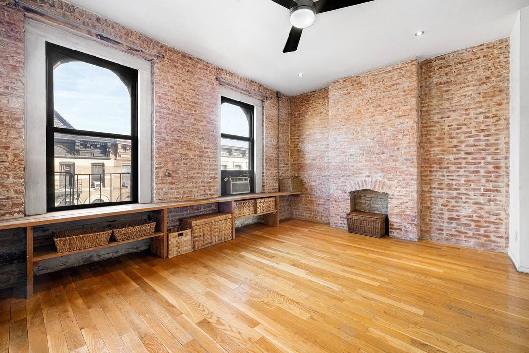Experience the charm and potential of Apartment 5A, a delightful 1 bedroom, 1 bathroom HDFC co op located at 58 W 105th St.