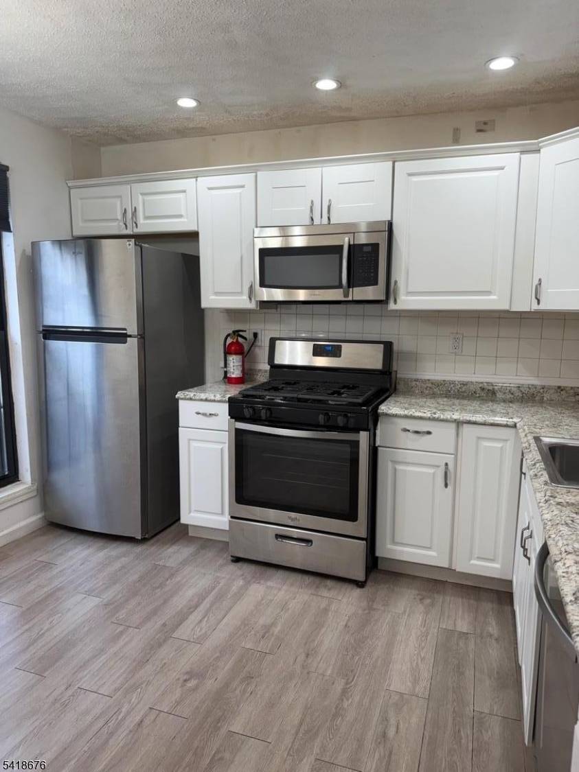 Welcome to the desirable area of Society Hill in a convenient location near route 18, Rutgers, and major highways.