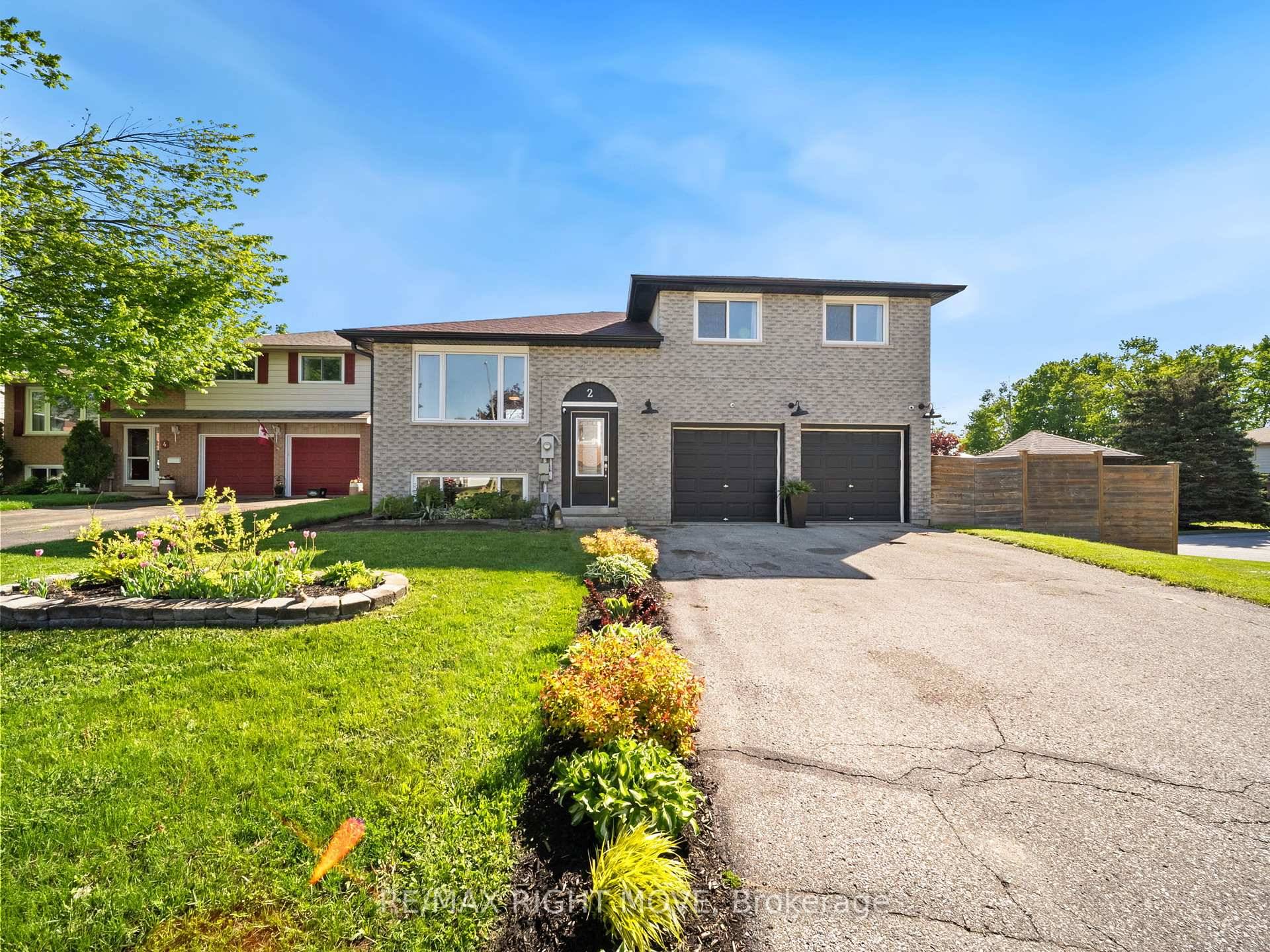 Welcome to 2 Chestnut Place, Orillia !