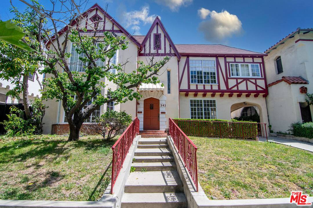 342 N Orange Dr 3BR Hancock Park La