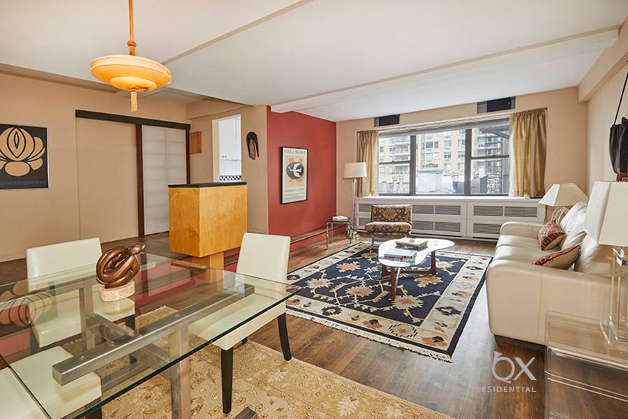 Bright and spacious ! Large, bright, one bedroom with pre war charm in a full service building.