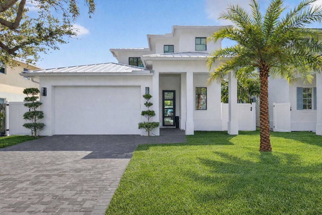 238 NE 12th Street Delray Beach, Florida Located just steps from Pineapple Grove and Downtown Delray Beach, this exceptional residence offers the perfect blend of modern construction, flexible living, and ...