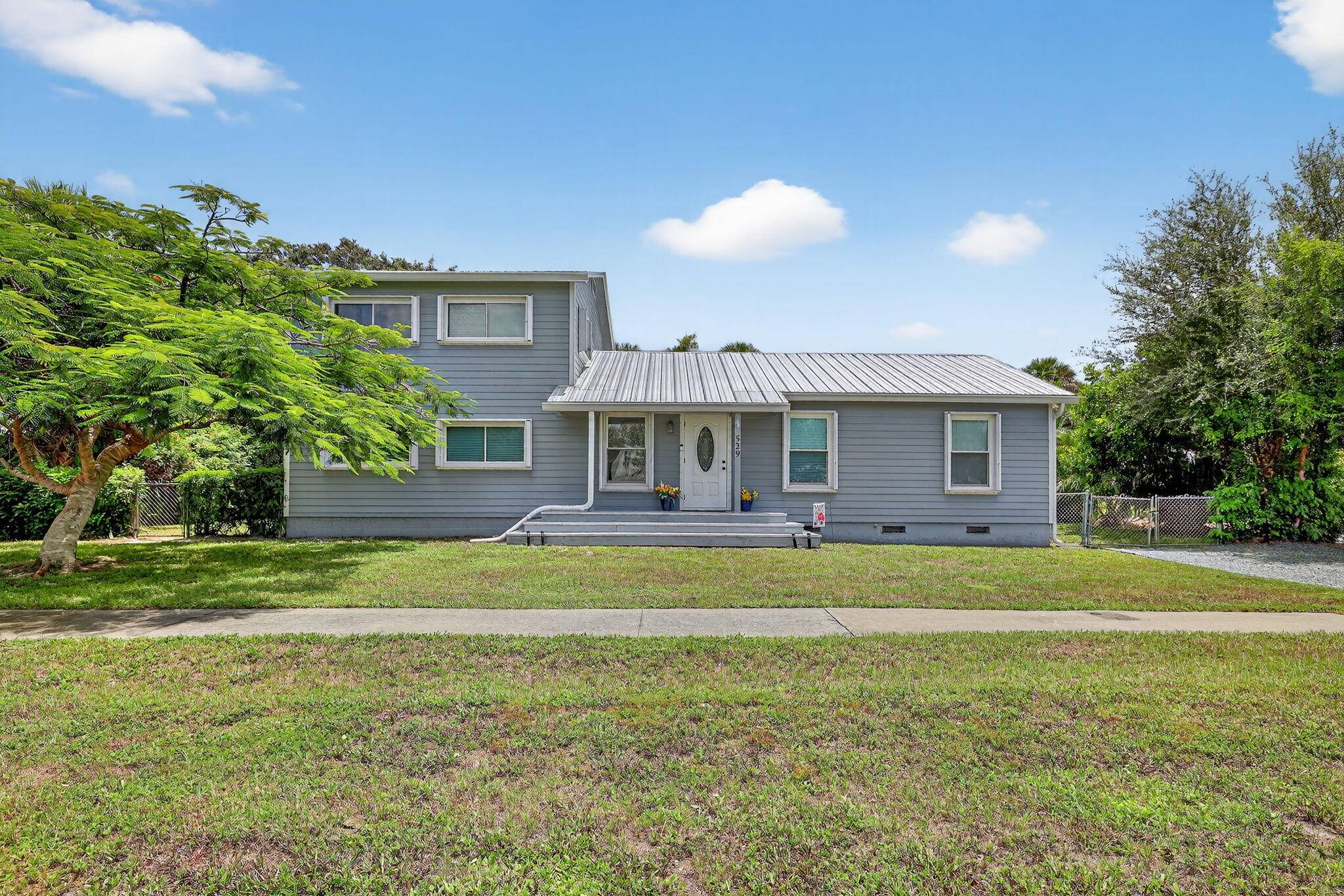 Do you want a charming and updated home close to the water AND downtown STUART ?