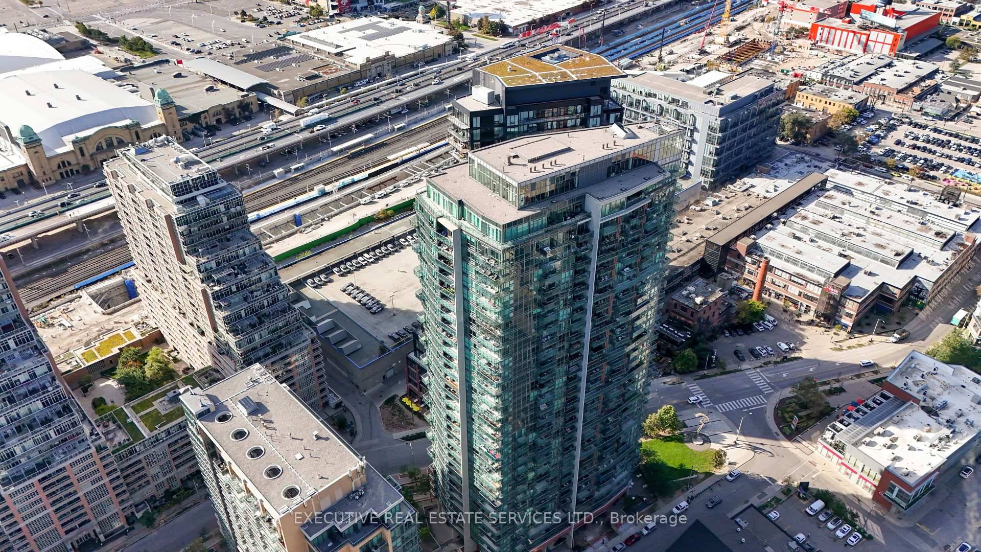 Welcome to Unit 605 at 150 East Liberty Street !