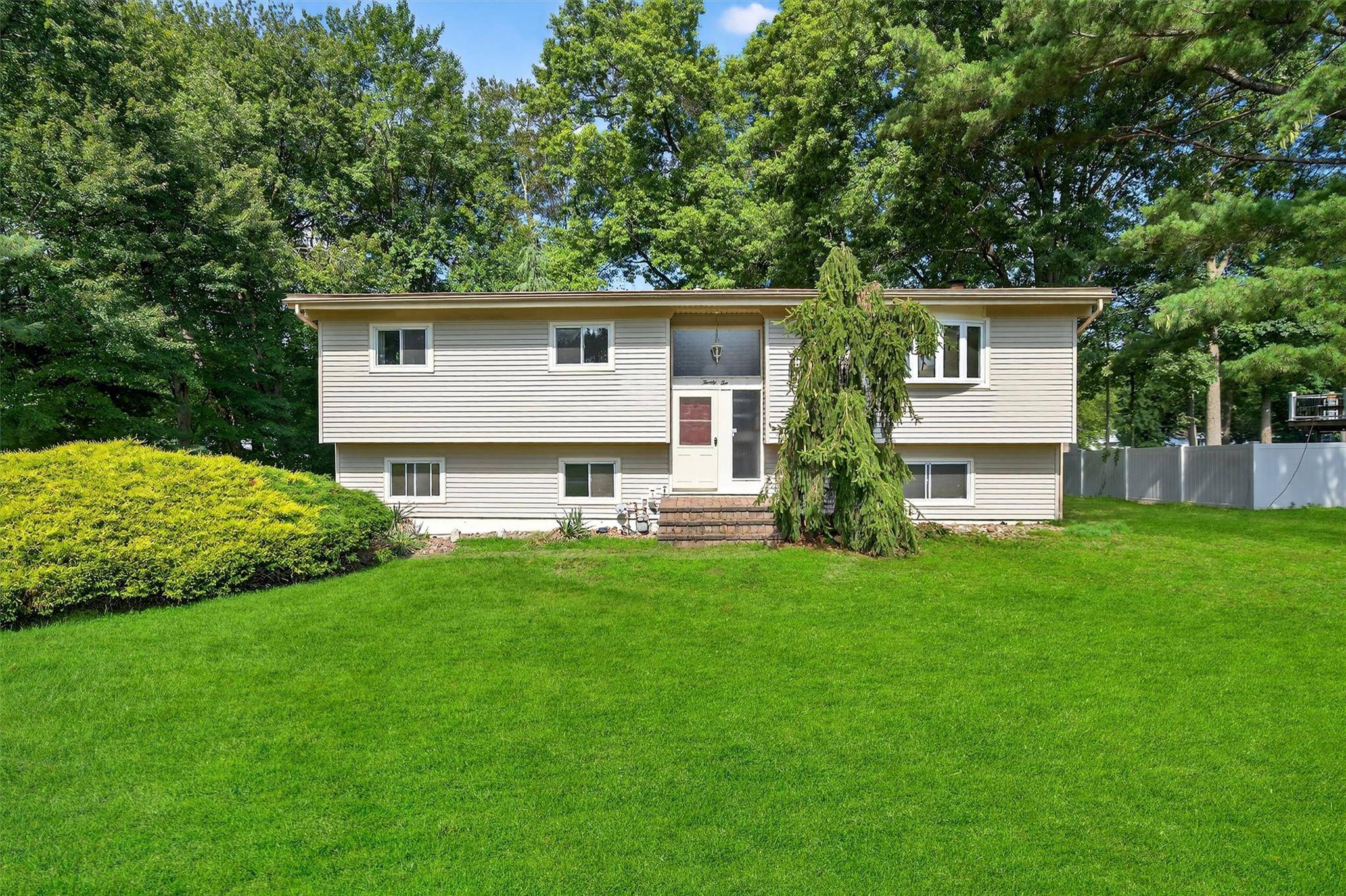 Discover this beautiful home nestled just minutes away from the newly revitalized Downtown New City, Paramount Country Club, and Clarkstown's top rated schools and amenities.