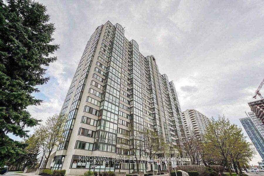 Shared Unit Primary Bedrooms In Total, 2nd BedRoom w 3Pc Washroom For Rent.