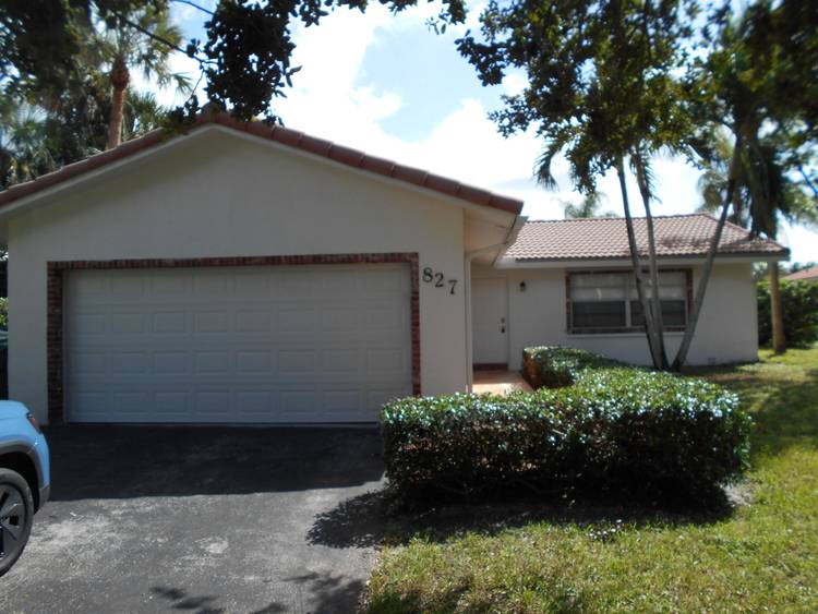 SPACIOUS 3 BEDROOM AND 2 BATHS, 2 CAR GARAGE, STAINLESS STEEL APPLIANCES, BRAND NEW WASHER AND DRYER, PRIVATE POOL, OPEN FLOOR PLAN, FENCED BACKYARD, CLOSE TO THE CORAL SPRINGS MALL, ...