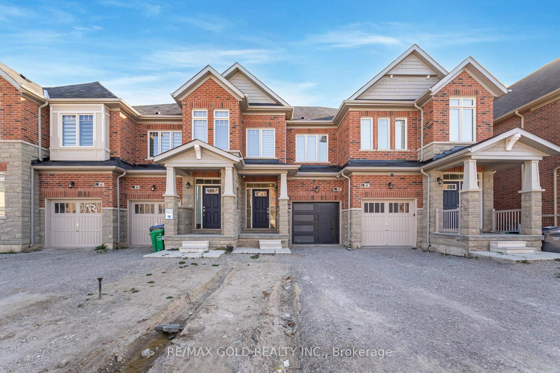 Aprx 1700 Sq Ft ! ! Come amp ; Check Out This Newly Painted amp ; Upgraded Freehold Townhouse.