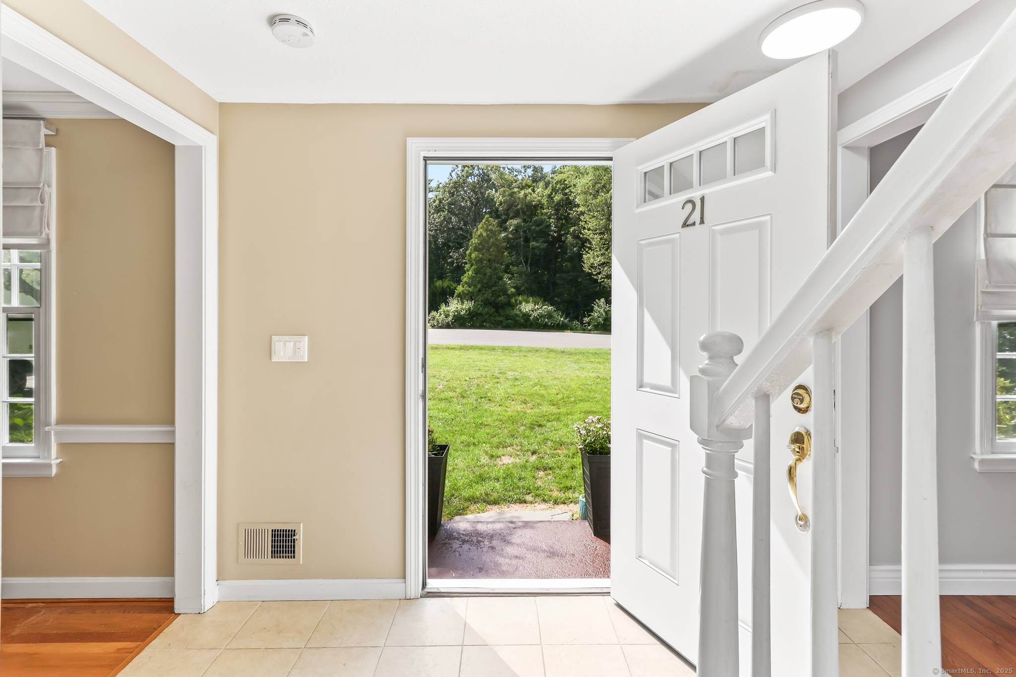 Beautiful Colonial located at the end of a quiet cul de sac in a sought after West Simsbury neighborhood !
