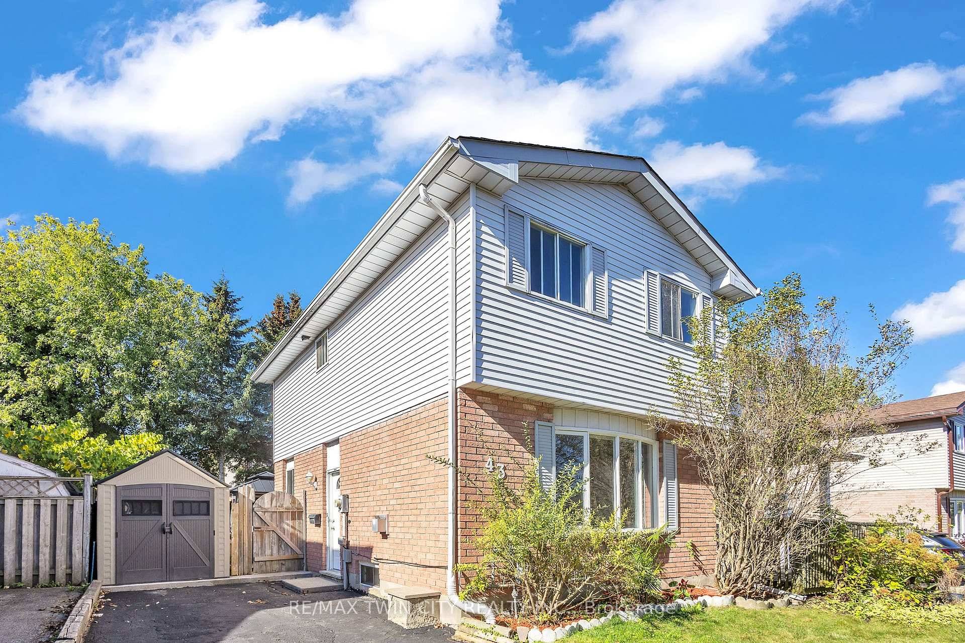 Seize the chance to own this stunning, renovated three bedroom semi detached home in the highly desirable John Darling School area !