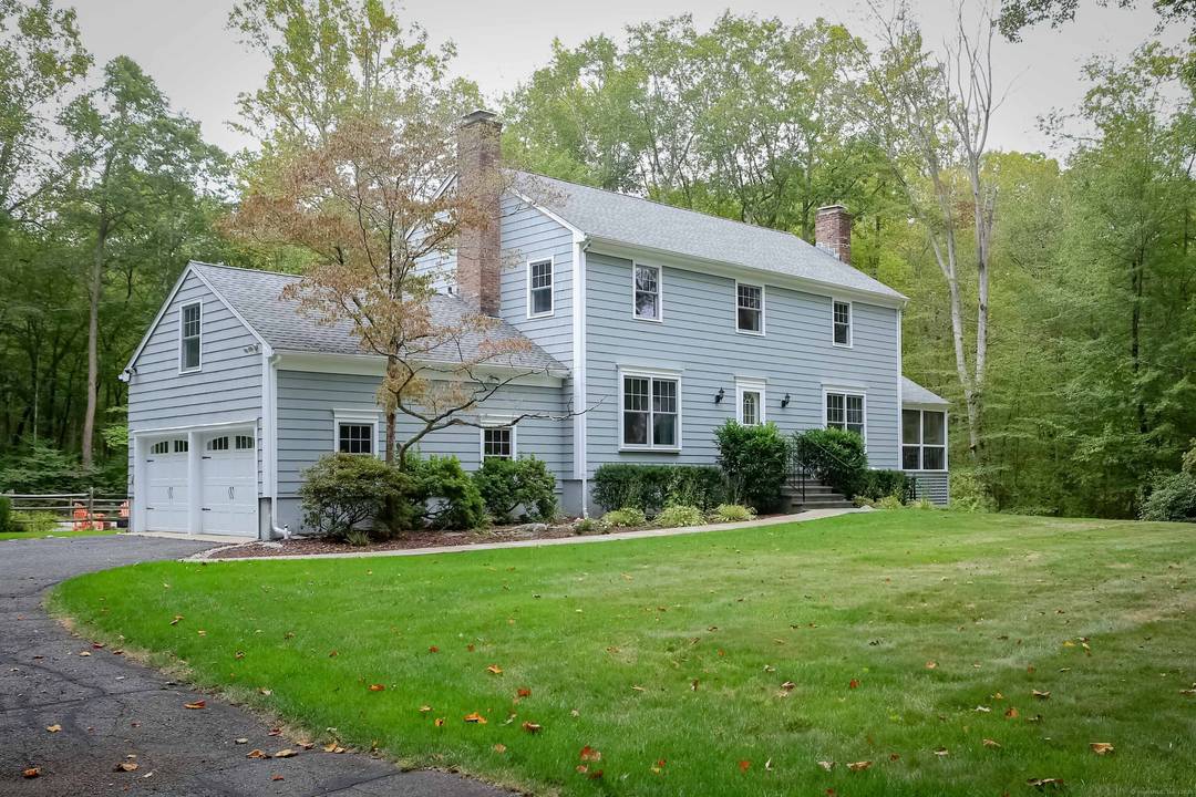 Country quiet estate in upper Greenfield Hill close to Westport and Greenfield Hill Center.