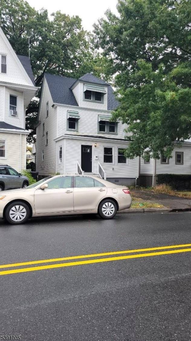 Don't miss the opportunity to own this move in ready single family home conveniently located near shopping and transportation in the heart of East Orange !