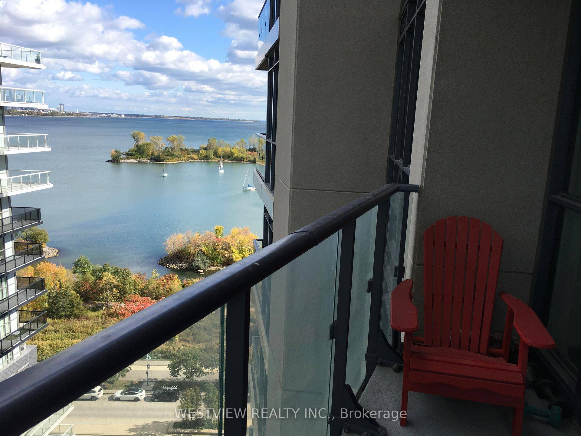 Beautifully appointed one bedroom corner unit offering views of the lake and city.