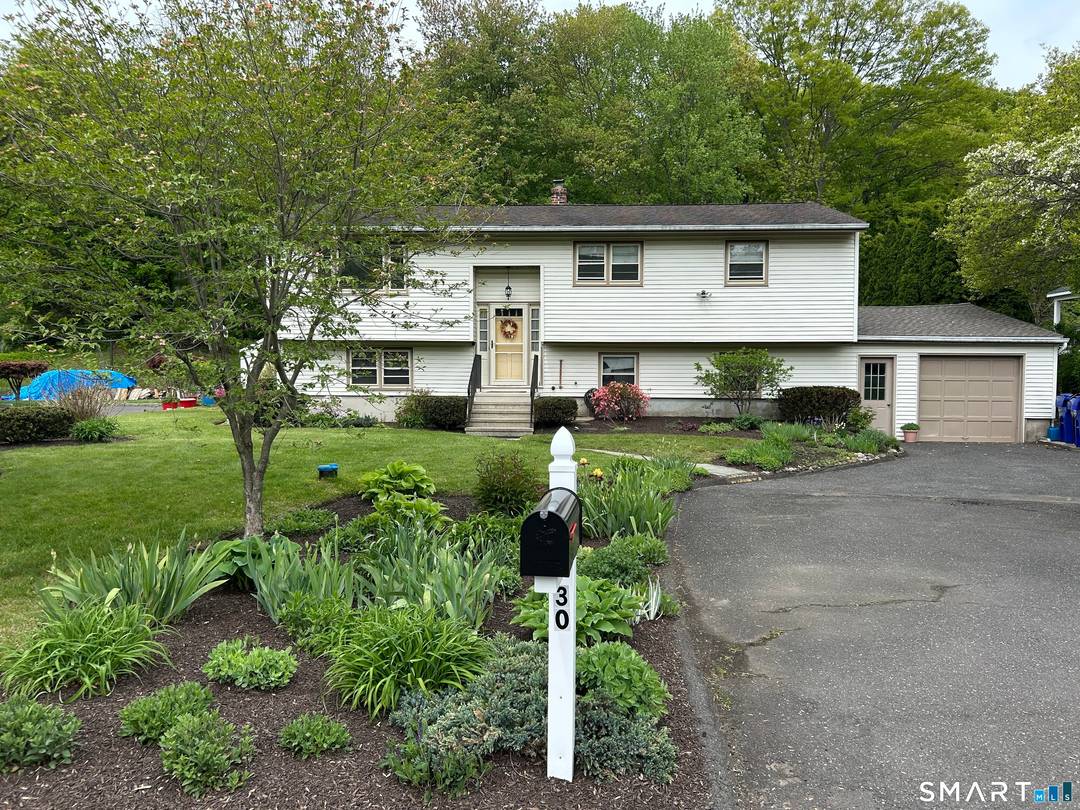 Welcome to 30 Tamanny Trl a lovingly maintained 4 5 bedroom, 1.