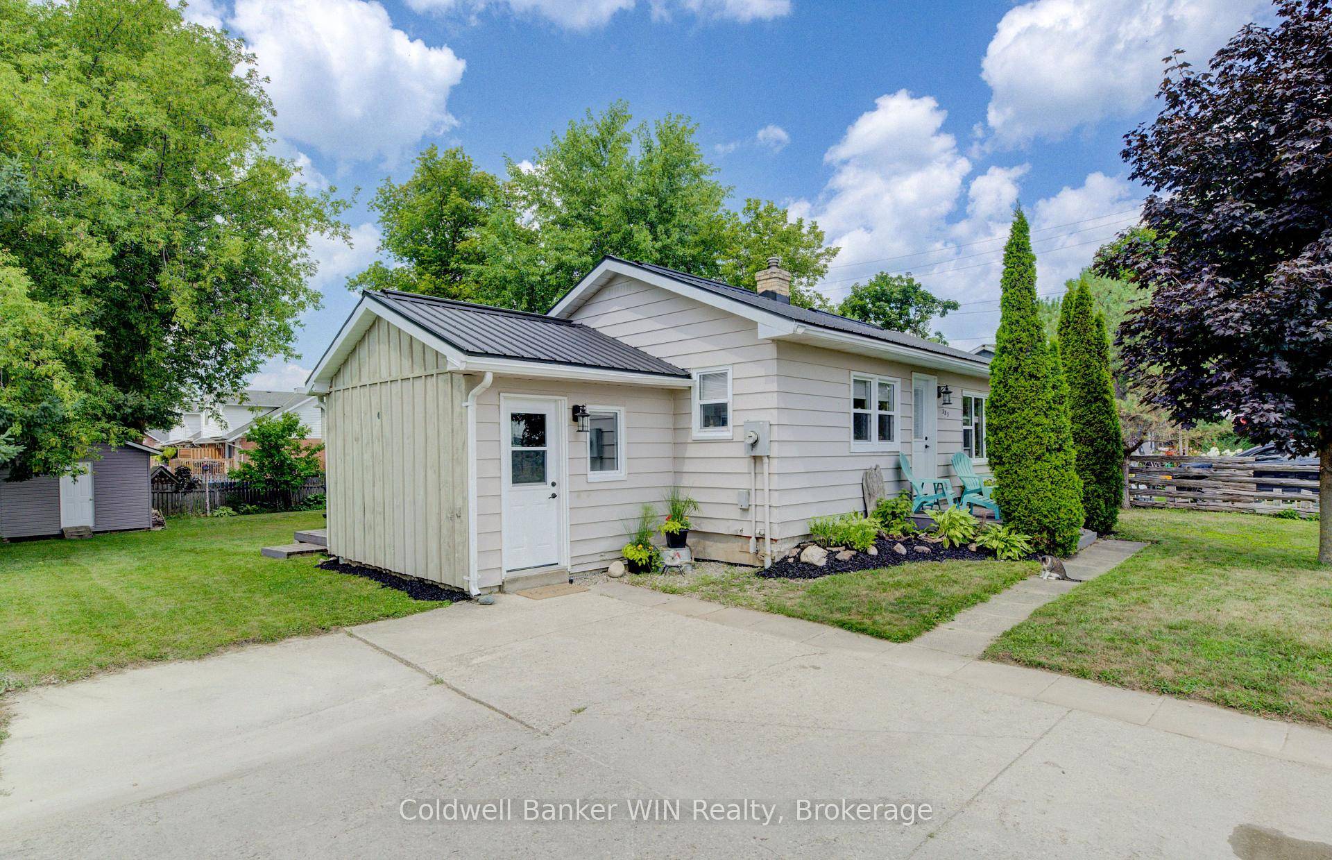 This adorable 2 bedroom, 1 bath bungalow in the town of Mount Forest offers an inviting blend of comfort and convenience, complete with a finished basement for extra living space.