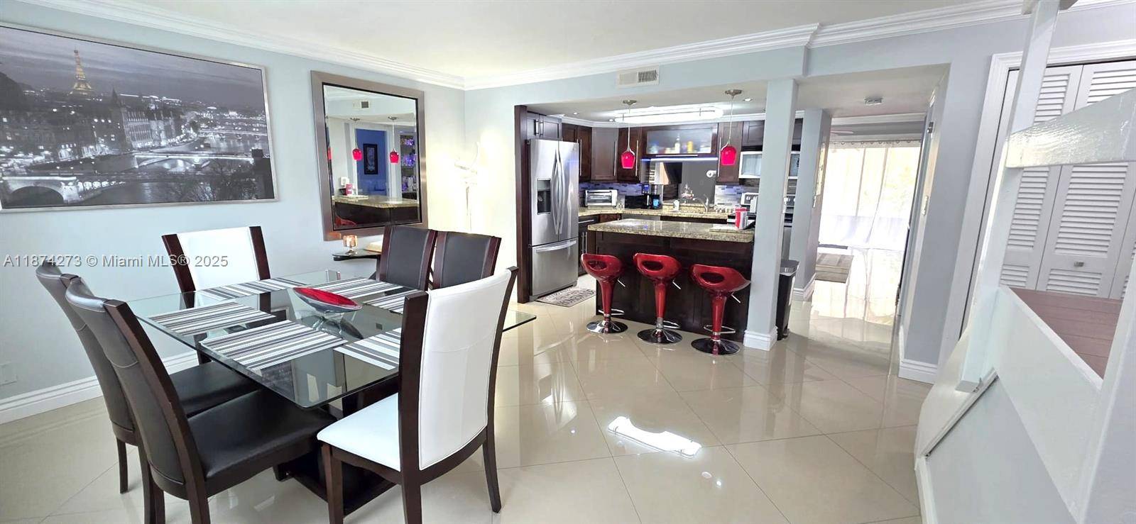 Stunning 2 2. 5 Townhouse in Center Court, Sunrise, FL This beautifully remodeled two story townhouse is located in the quiet, sought after Center Court community.