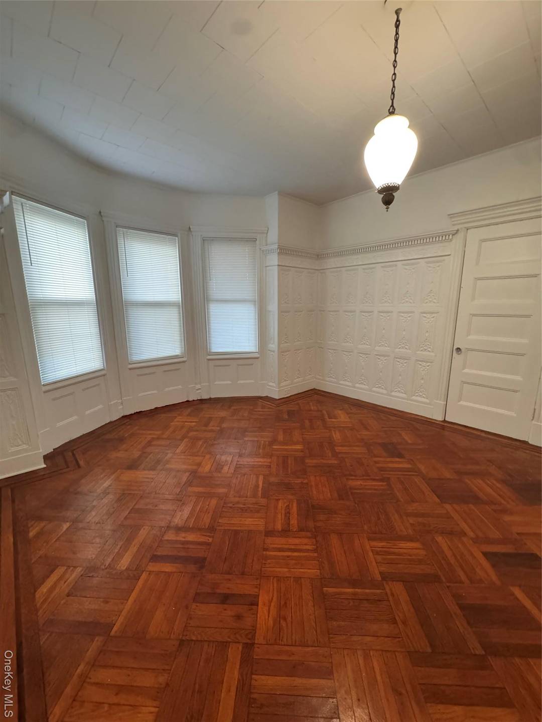 Discover this bright and inviting 3 bedroom apartment, perfectly situated just 0.