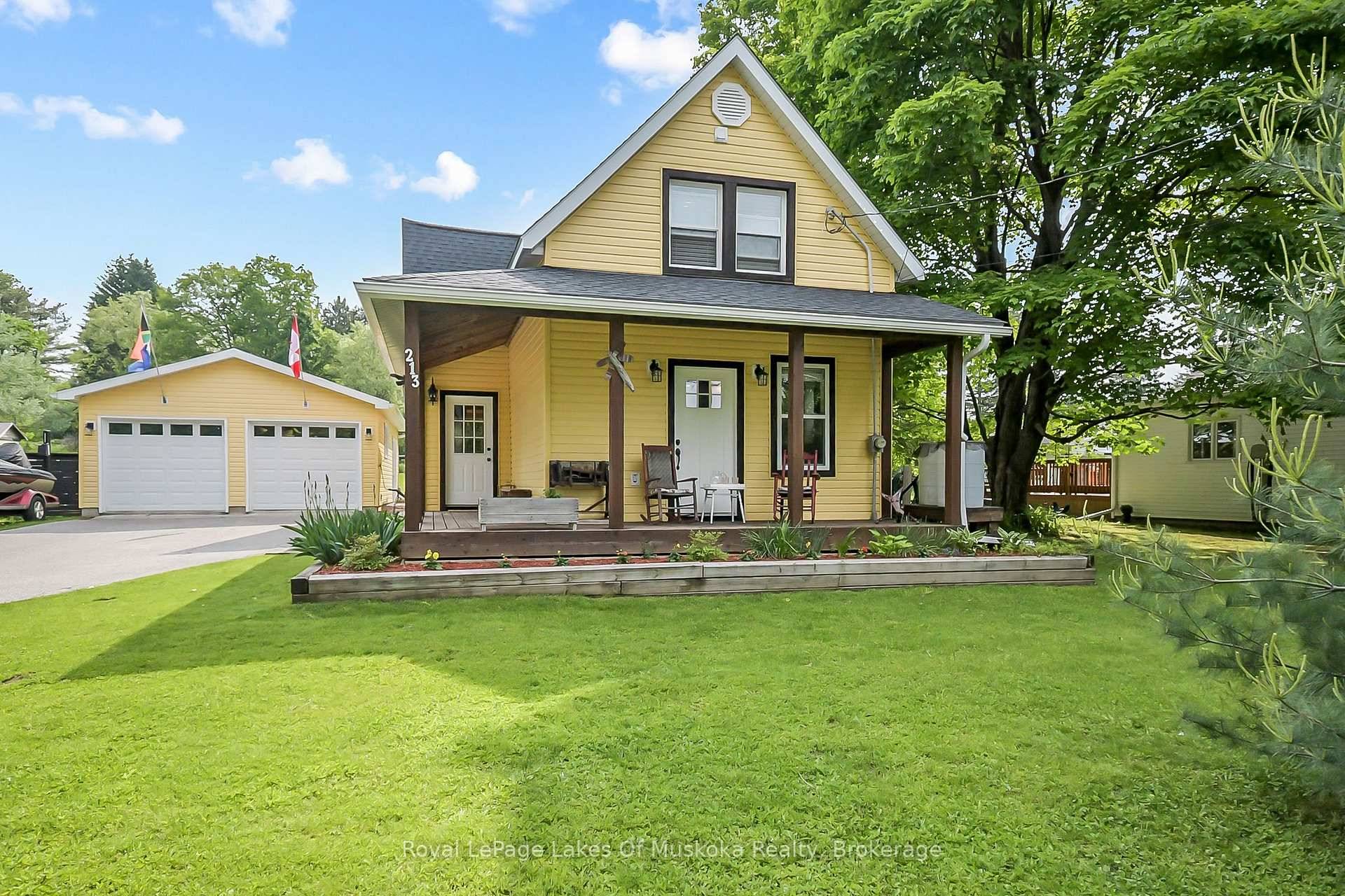 Charming 3 bedroom home a short walk to the Bracebridge Falls amp ; downtown, the fairgrounds and the Legion.