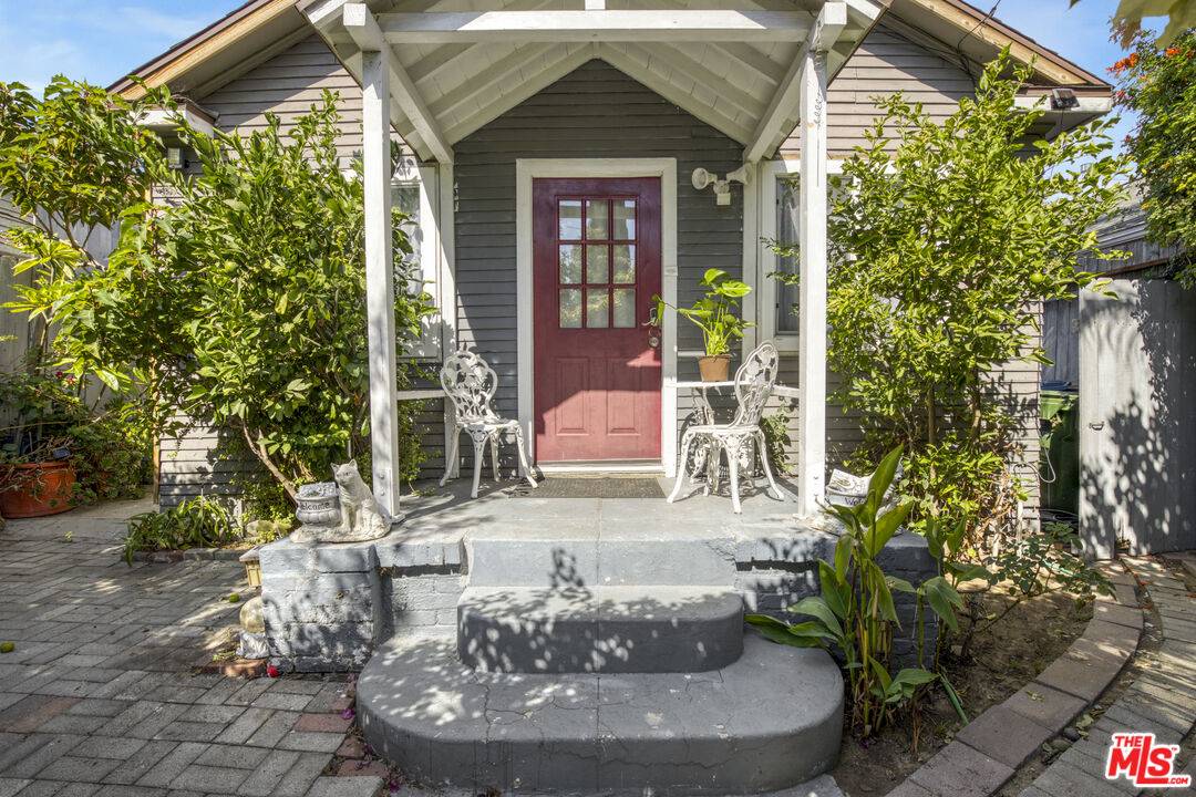 6431   Dix St 2BR Hollywood Hills East La