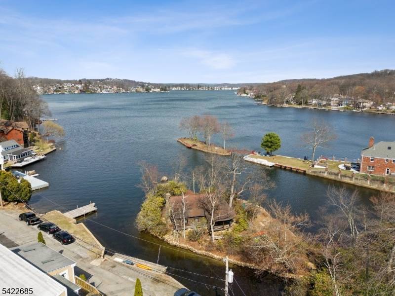 FULLY FURNISHED LAKE VIEW CONTEMPORARY.