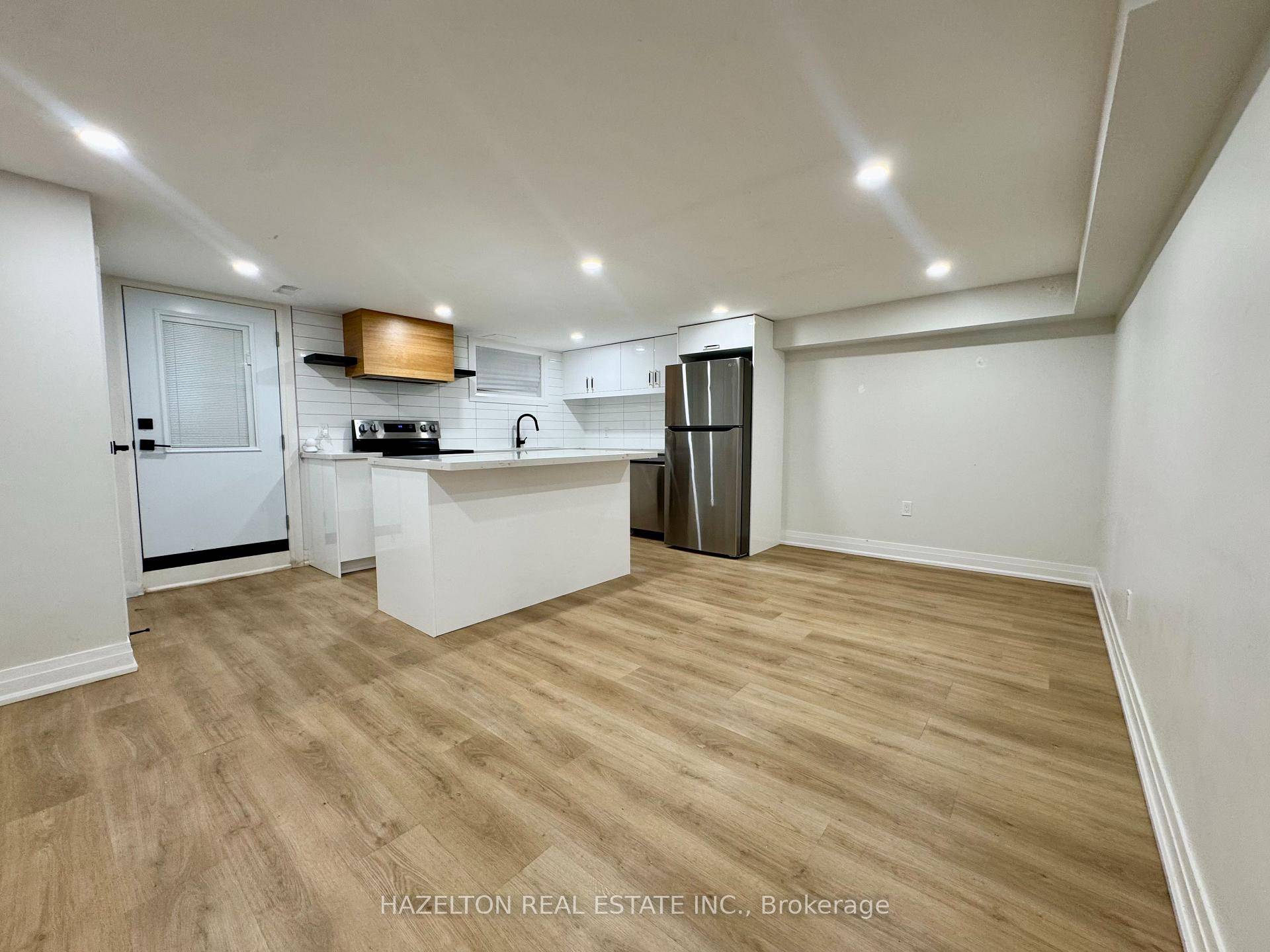 Spacious and recently renovated 3 1 bedroom apartment with ensuite laundry, central AC and yard space.