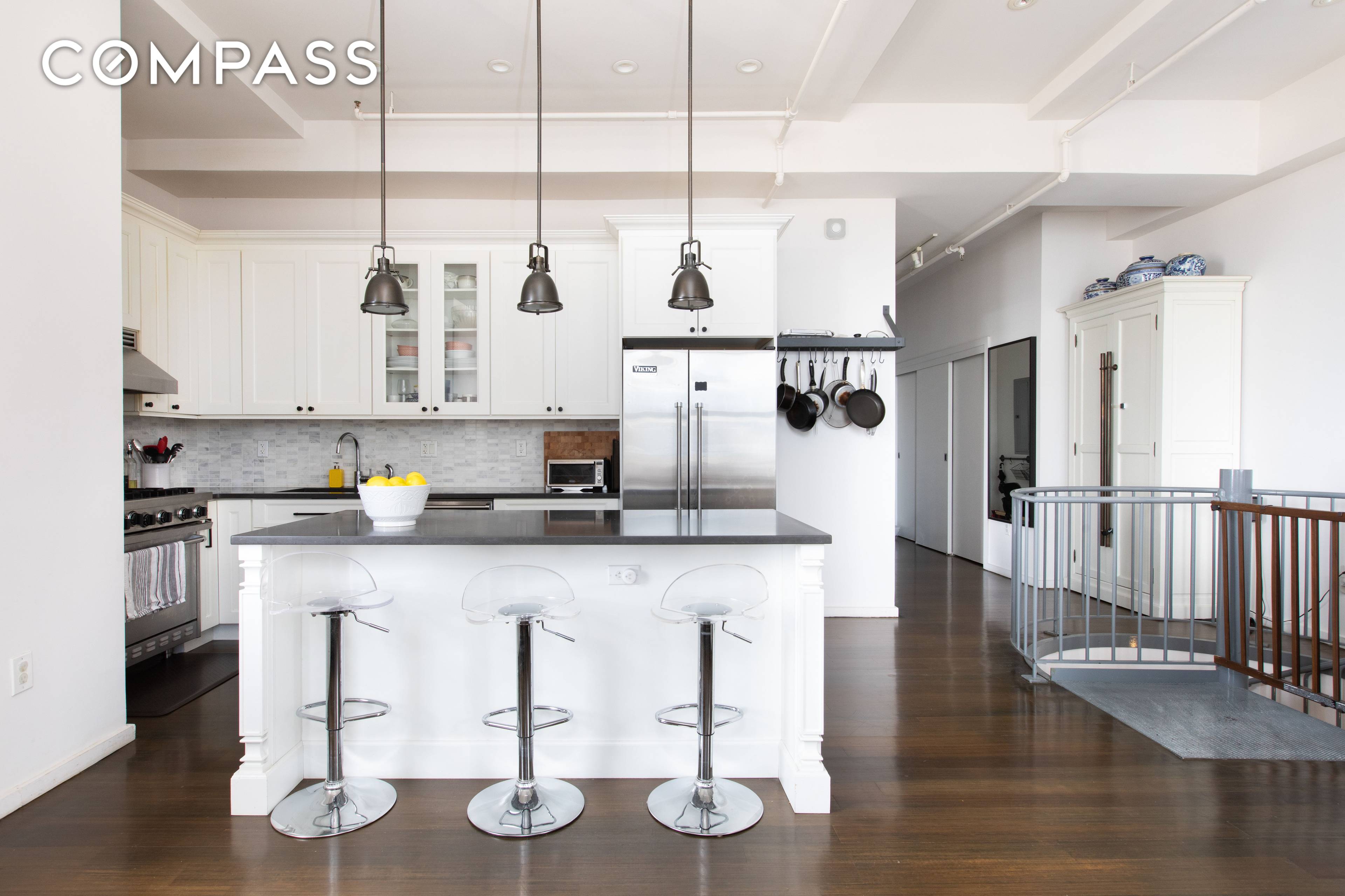 This exceptional, mint condition, penthouse duplex loft in Downtown Brooklyn's most iconic Art Deco building measures just under 2, 000 sqft and has the largest layout of any true 3 ...