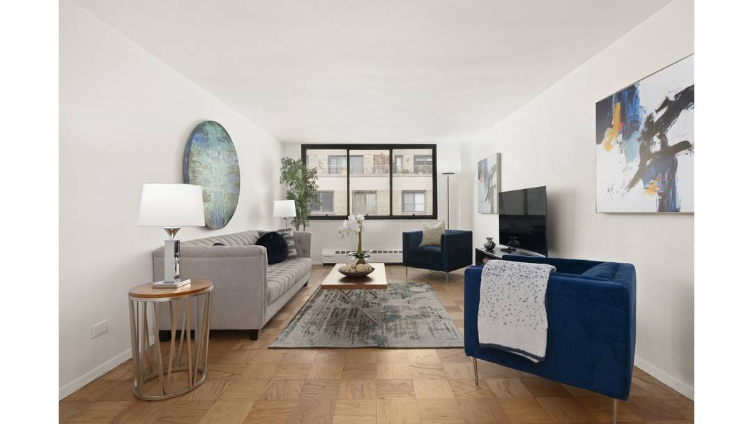 Welcome to Residence 14GS at 16 West 16th Street a charming, sun filled one bedroom perched on a high floor in the coveted Chelsea Lane.