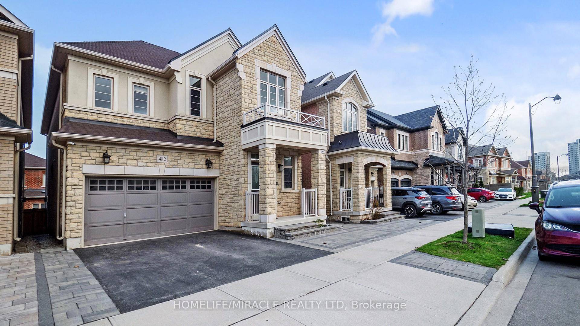 FOR LEASE Welcome to this exquisite detached luxury residence in Oakville's prestigious Joshua Meadows community, a master planned neighborhood celebrated for its blend of modern elegance and family friendly charm.