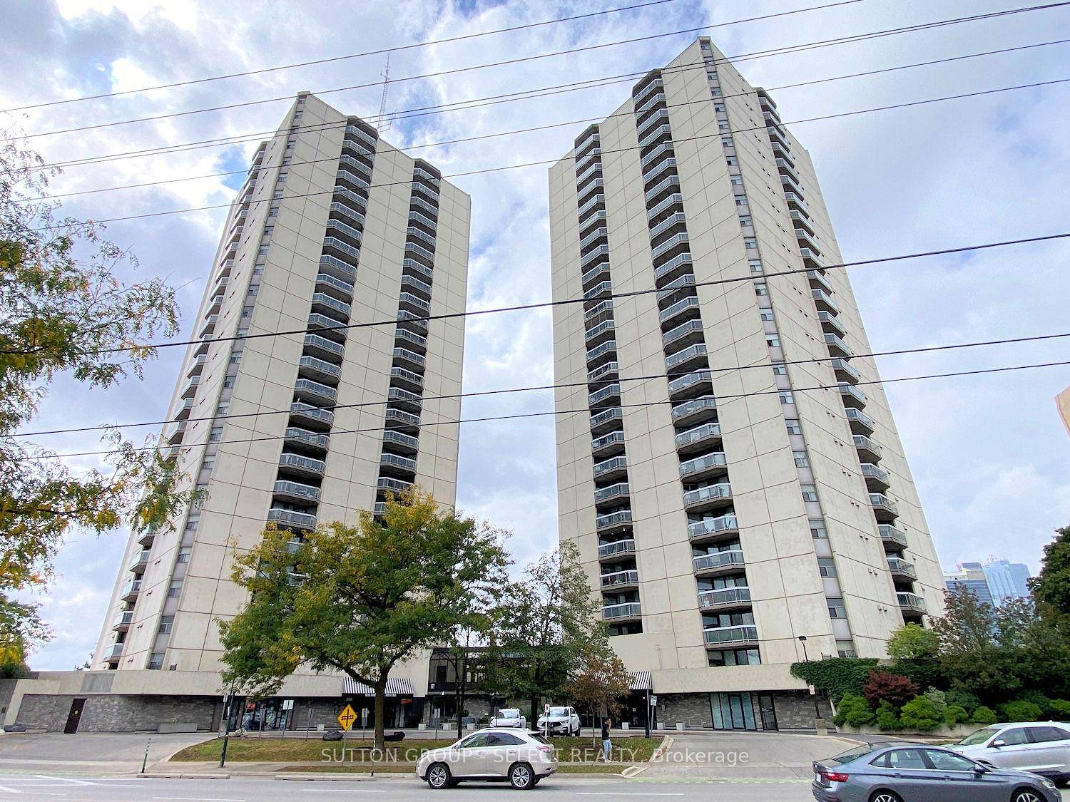 17th floor, 1 bed condo facing west overlooking the downtown area !