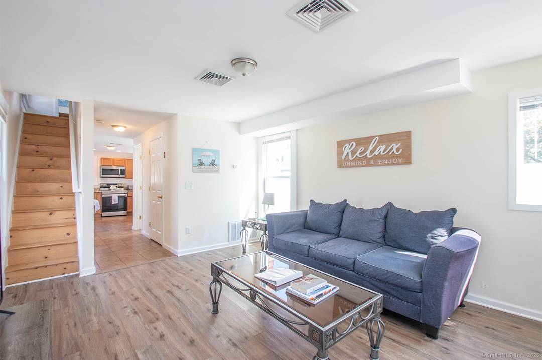 Fantastic Waterfront Rental in Bayview with direct access to LI Sound.