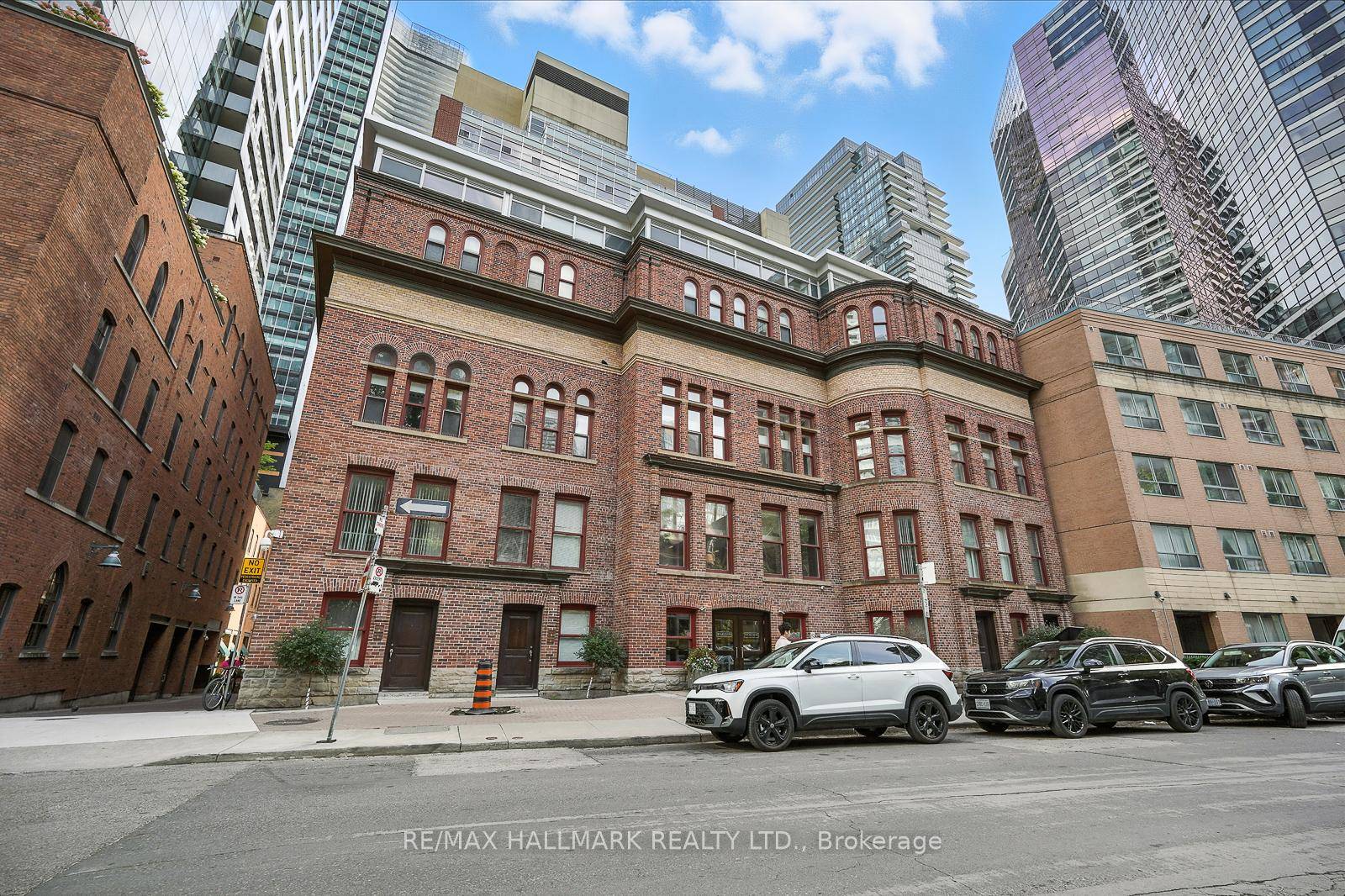 Well appointed boutique condo offers a 2 storey unit with 2 bed amp ; 2 bath amp ; parking !