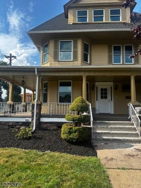 Mixed use residential property located in Rahway.