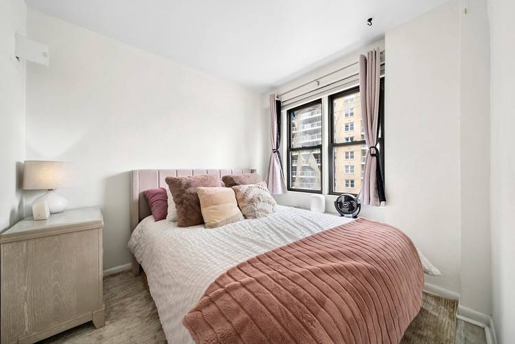 Welcome to 245 East 24th Street 9F, a graciously proportioned and beautifully updated 1 bedroom, 1 bath residence located in the heart of Kips Bay !