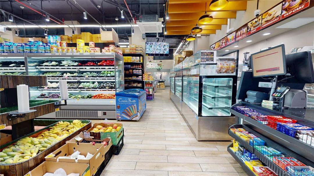 Step into a fully operational business !