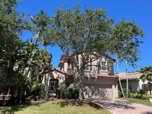 Lakefront Luxury in Evergrene 1820 Flower Drive, Palm Beach GardensWelcome to this beautifully updated 3 bedroom, 2.