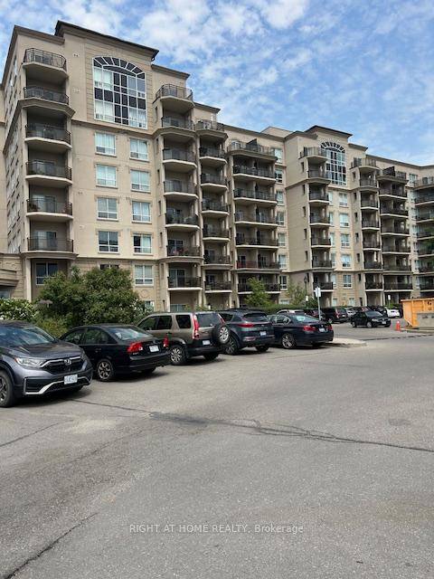 Gorgeous 1 Bdrm 1 Wshrm Condo Unit At Chateau Parc On The Ravine for Sale !