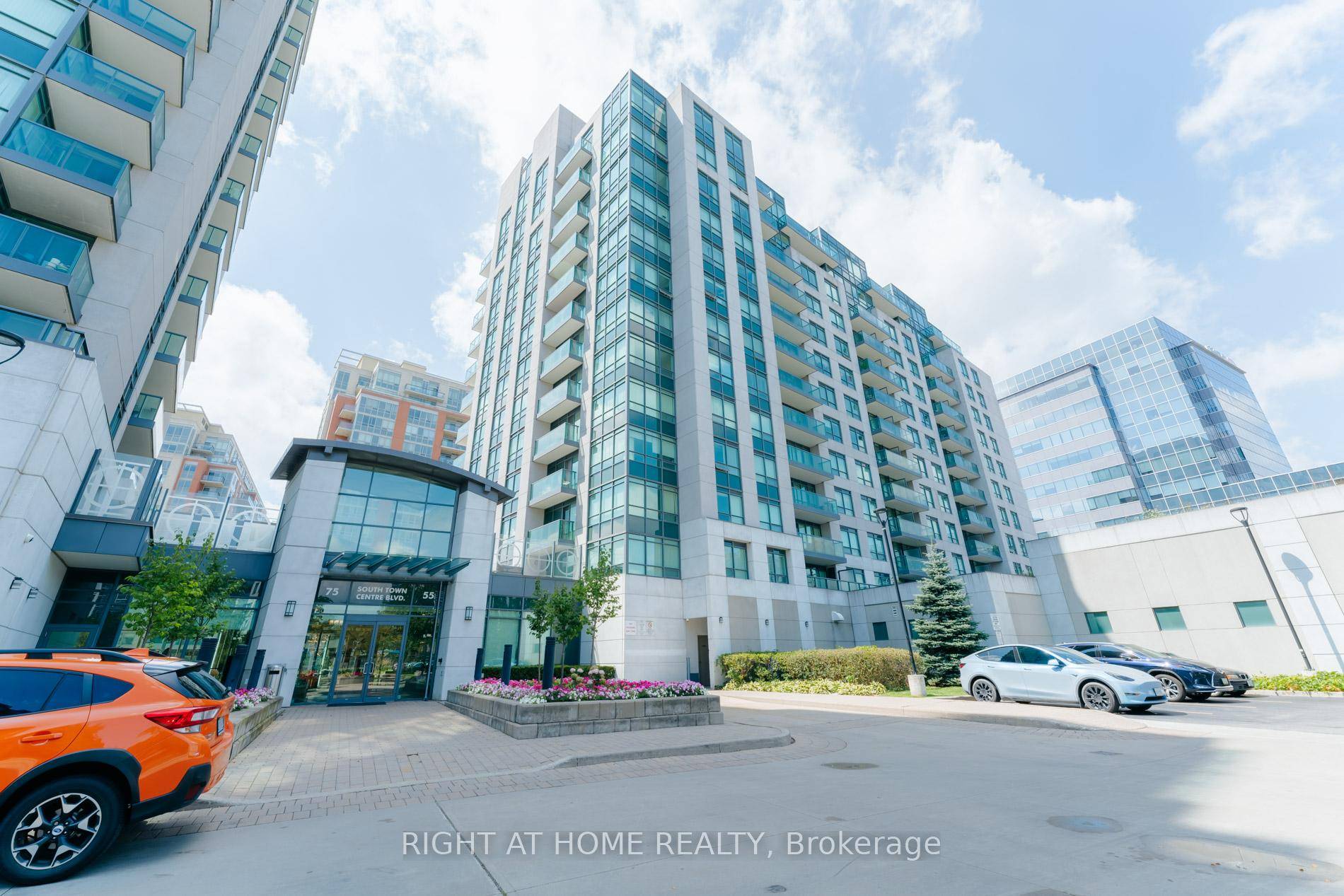 1 Bedroom 1 Bathroom Suite located in the Heart of Markham.