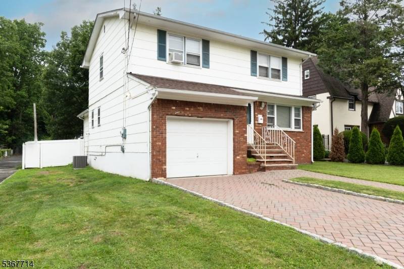 Welcome to 655 Mosswood Avenue, a beautifully maintained split level gem in the sought after Seven Oaks neighborhood of Orange, With its striking brick exterior, paver block driveway, and undeniable ...