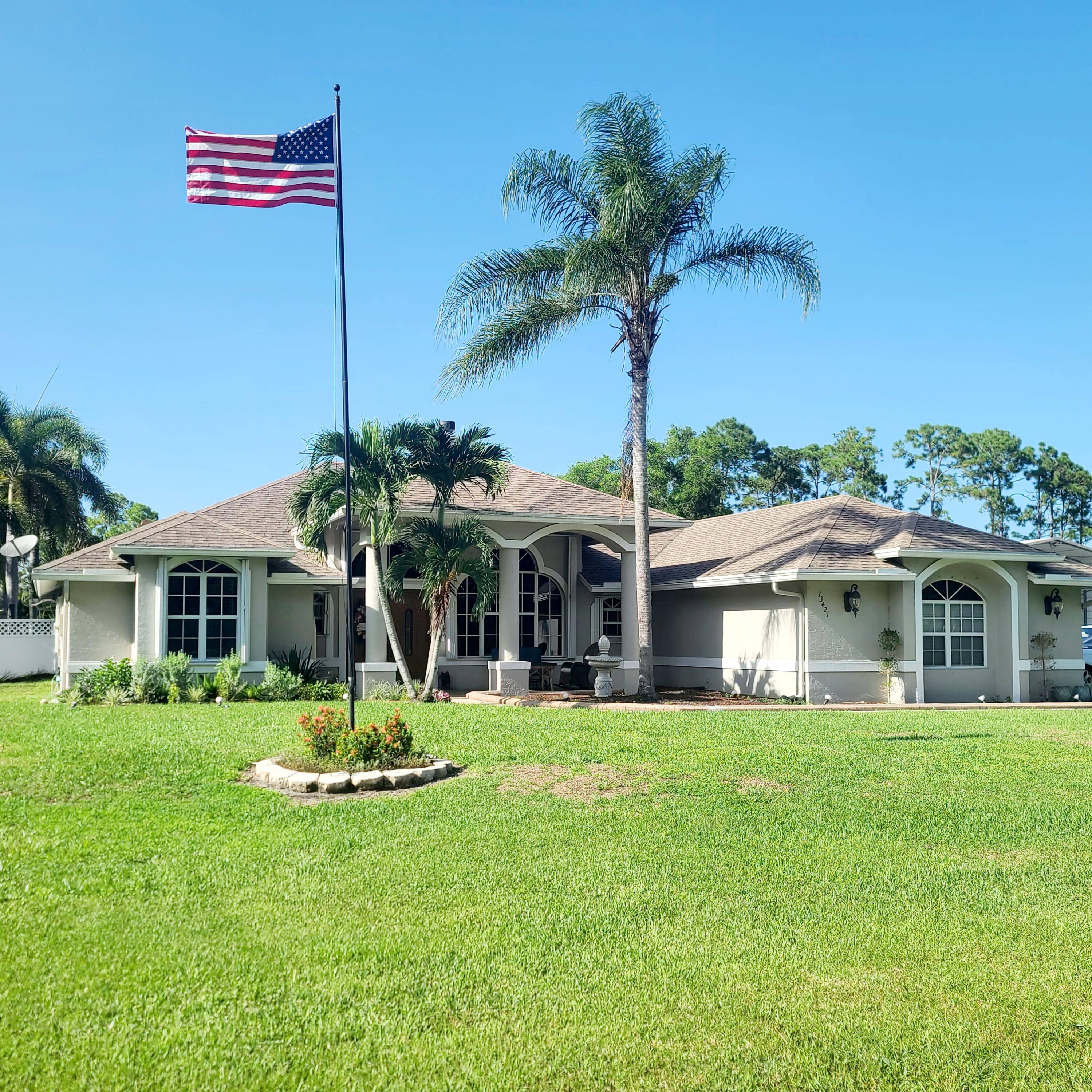 NEW ROOF 2025, Spacious open floor plan 3 2 Pool Home on approx 1.