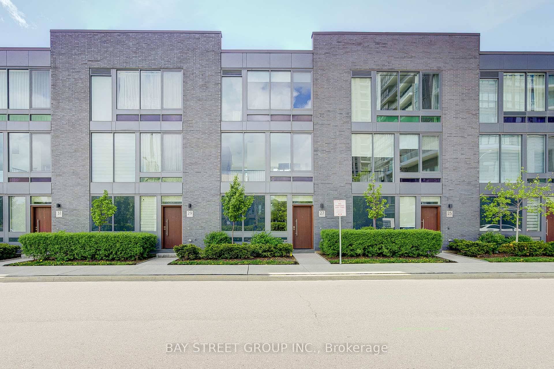 This luxury 3 bedroom townhouse features 9 foot smooth ceilings throughout.