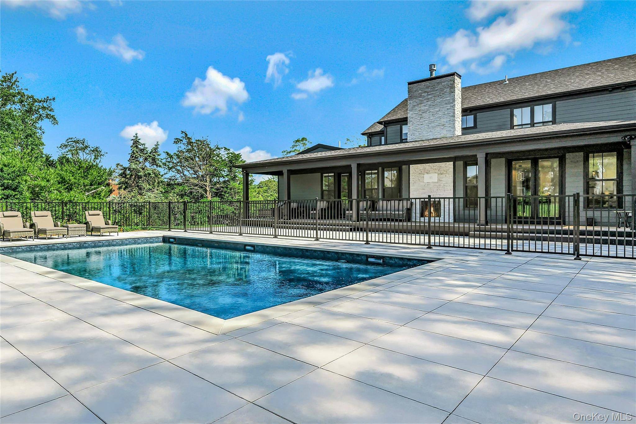 Southold West Creek Estates Beautifully appointed, light filled home.