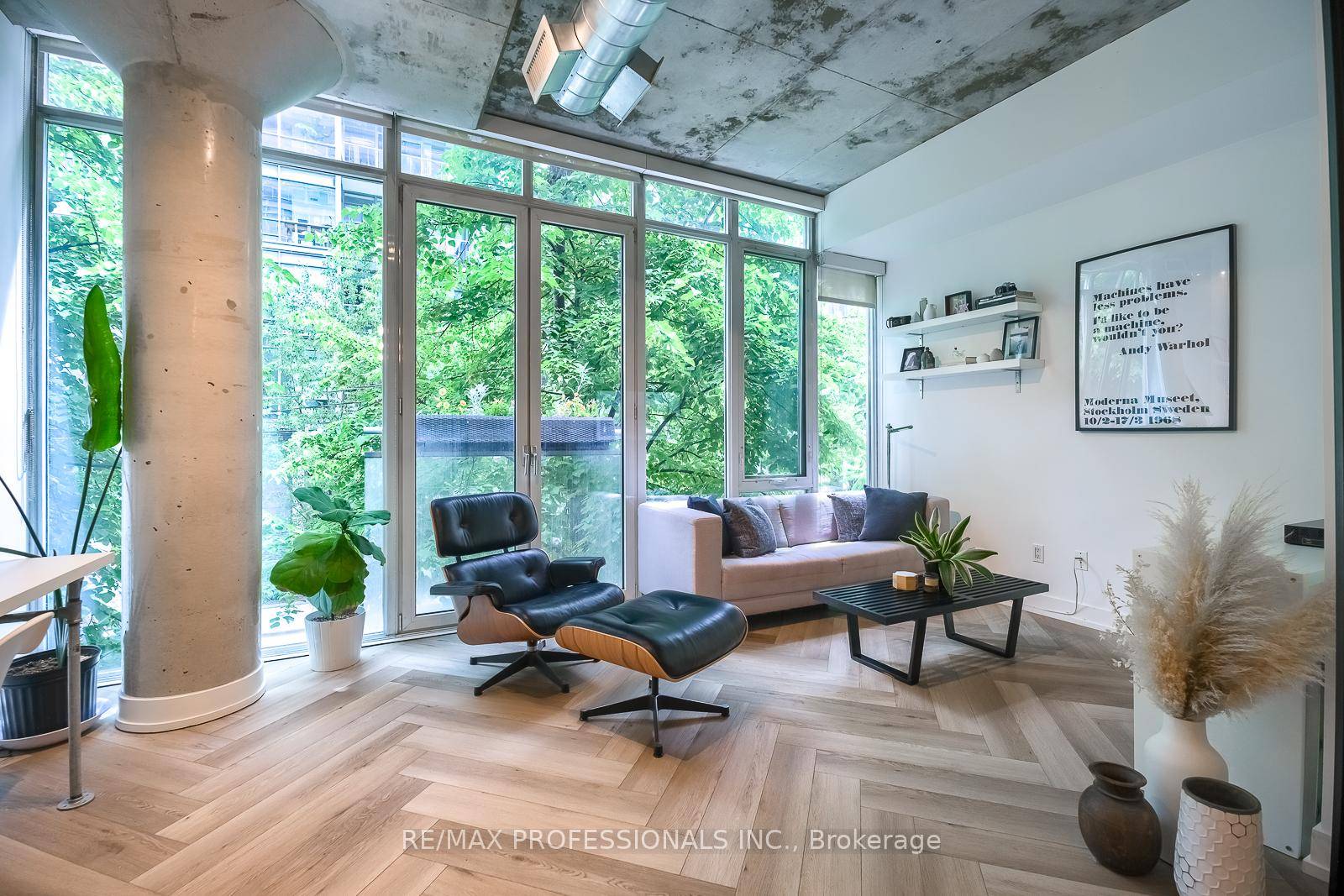 Experience the allure of 20 Stewart Street a rare find in the bustling Entertainment District, this boutique loft building is a coveted gem nestled on a tranquil street.